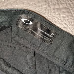 Oakley mens cargo shorts 33inch waist